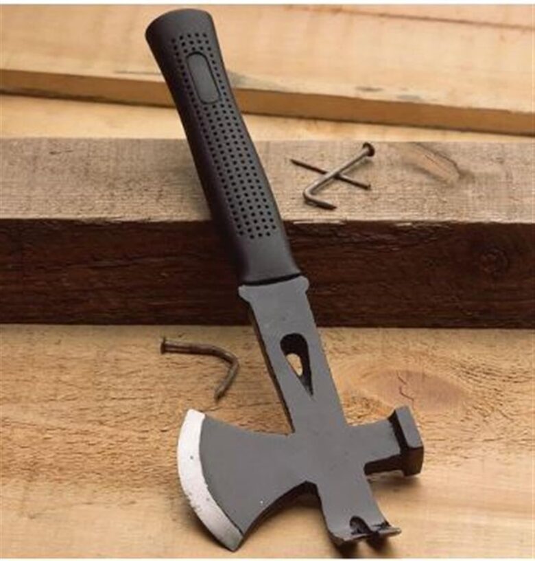 Vot tas ir Cirvis ar āmuru un naglu izvilkšanas galu