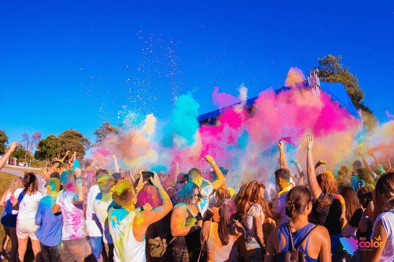 IZPĀRDOŠANA - 'Holy Powder' 6 x 100g - festivālu, ballīšu UV krāsas