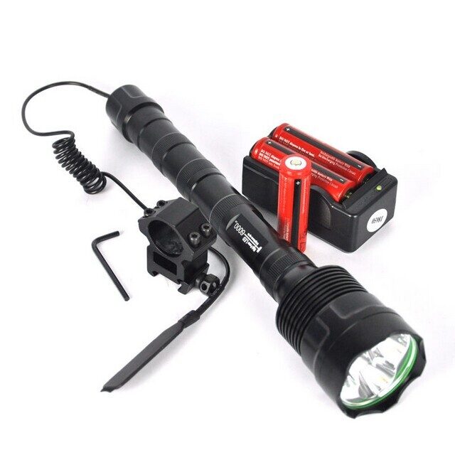 Komplekts: LED lukturis + T6 x3 baterijas, 2x akumulatori 18650, lādētājs, distances slēdzis, ieroča turētājs