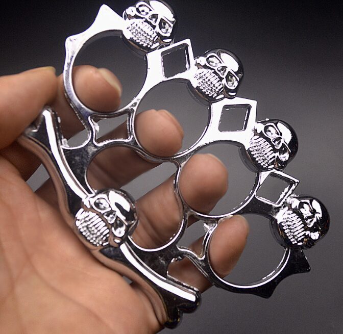 Bīstamā Kastete, Sudraba krāsā