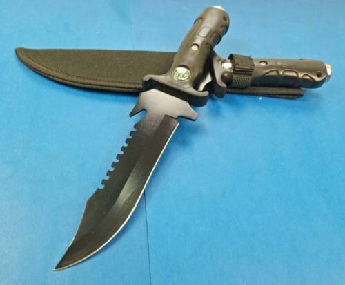 Mednieku, izdzīvošanas vai kempinga (pārgājiena nazis), ļoti ass un izturīgs