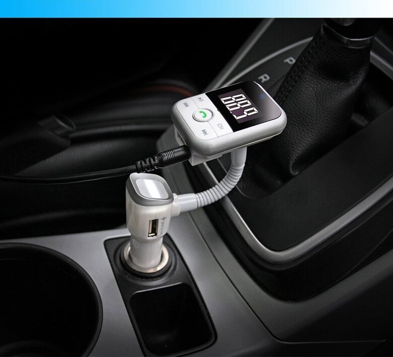 Transmiteris ar blūtūz funkciju plus USB lādētājs