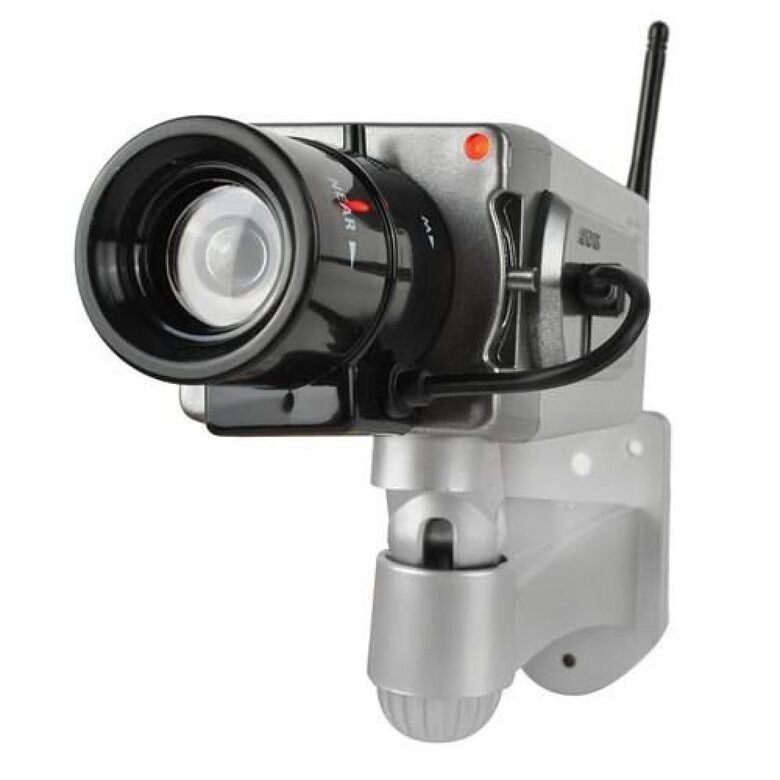 Videonovērošanas kamera - Butaforija ar kustības sensoru un gaismas signālu