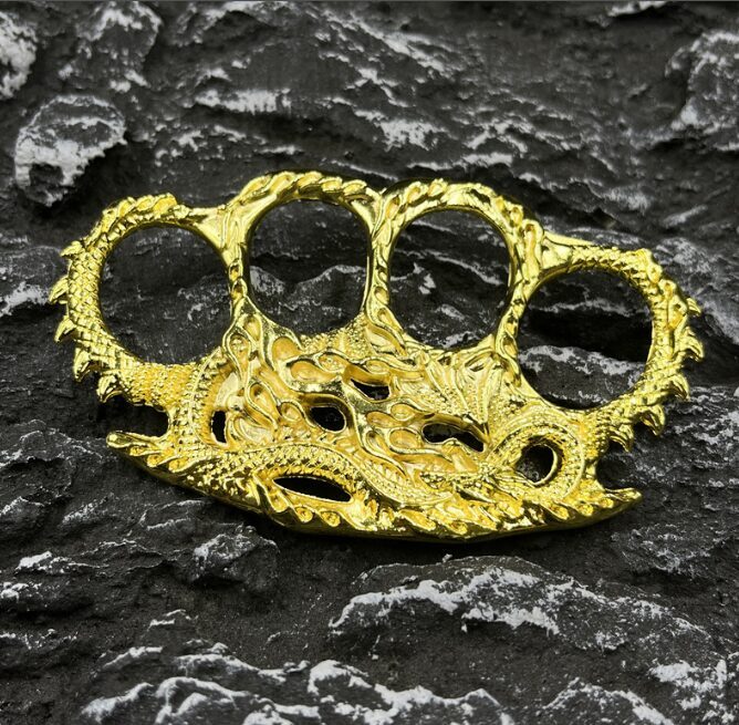 Stilīgā Kastete, Zelta krāsā