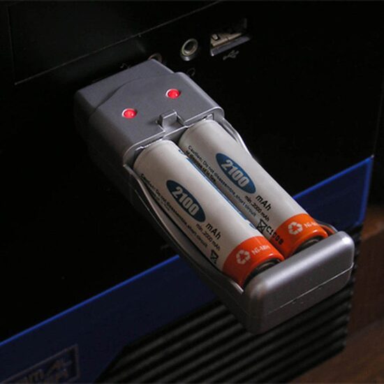 Usb lādētājs AA un aaa tipa baterijām