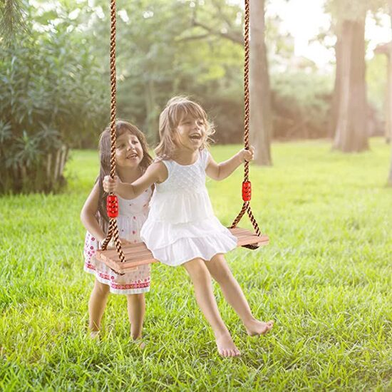 Bērnu šūpoles no koka