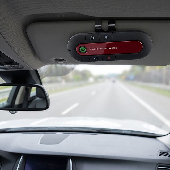 Bluetooth handsfree skaļrunis automašīnai, pie saulessarga