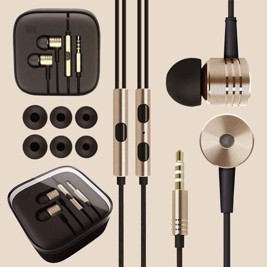 Austiņas 'Gold', 3,5mm, Mega Bass Edition
