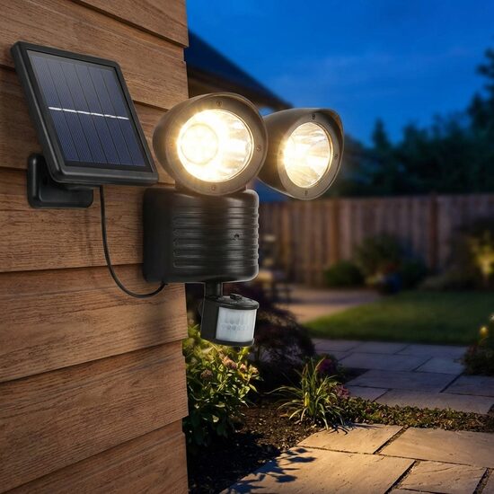 Led Prožektors ar kustības sensoru un saules baterijām